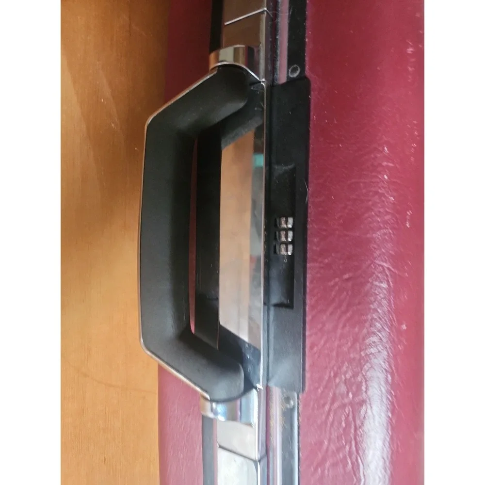 Vtg American Tourister Hard Shell Suitcase Burgundy Combination Lock‎ No Key